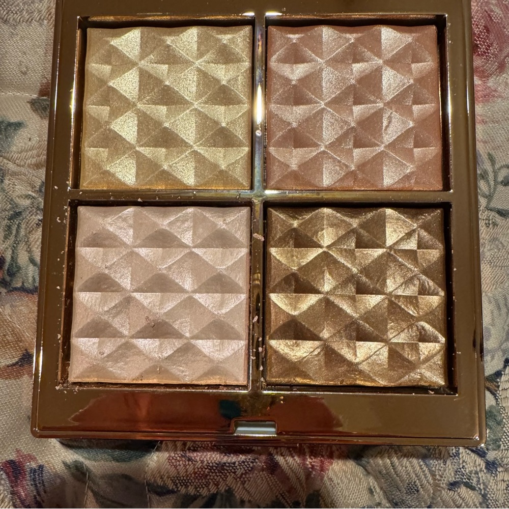 Laura Mercier Magic Hour Face Illuminator Palette NWT